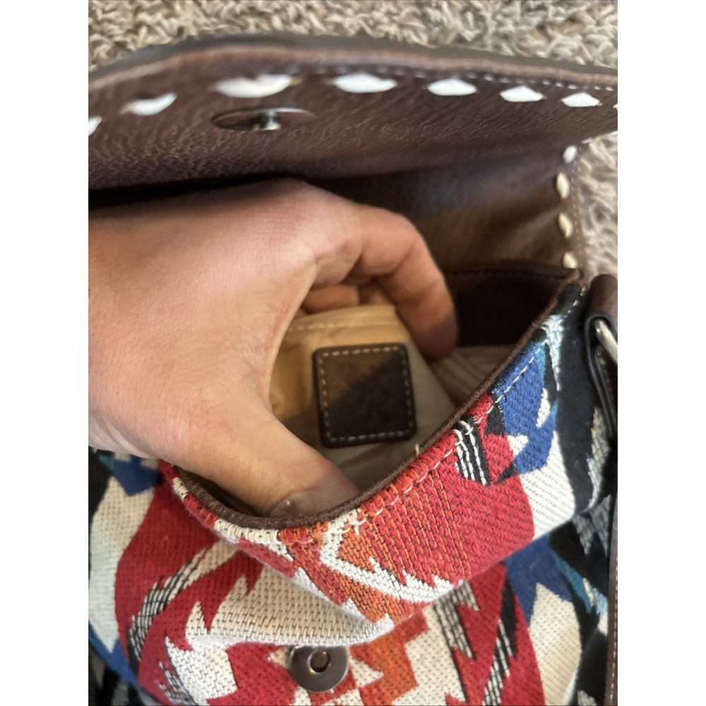 ANGEL RANCH CONCEAL CARRY CROSSBODY BAG FRINGE AZTEC MULTICOLORED - Picture 7 of 9